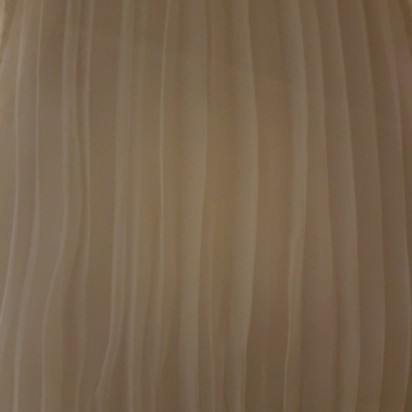 RARE! SALE!!  was $599 Pristine White Vintage Lace Wedding Gown - Picture 6 of 9